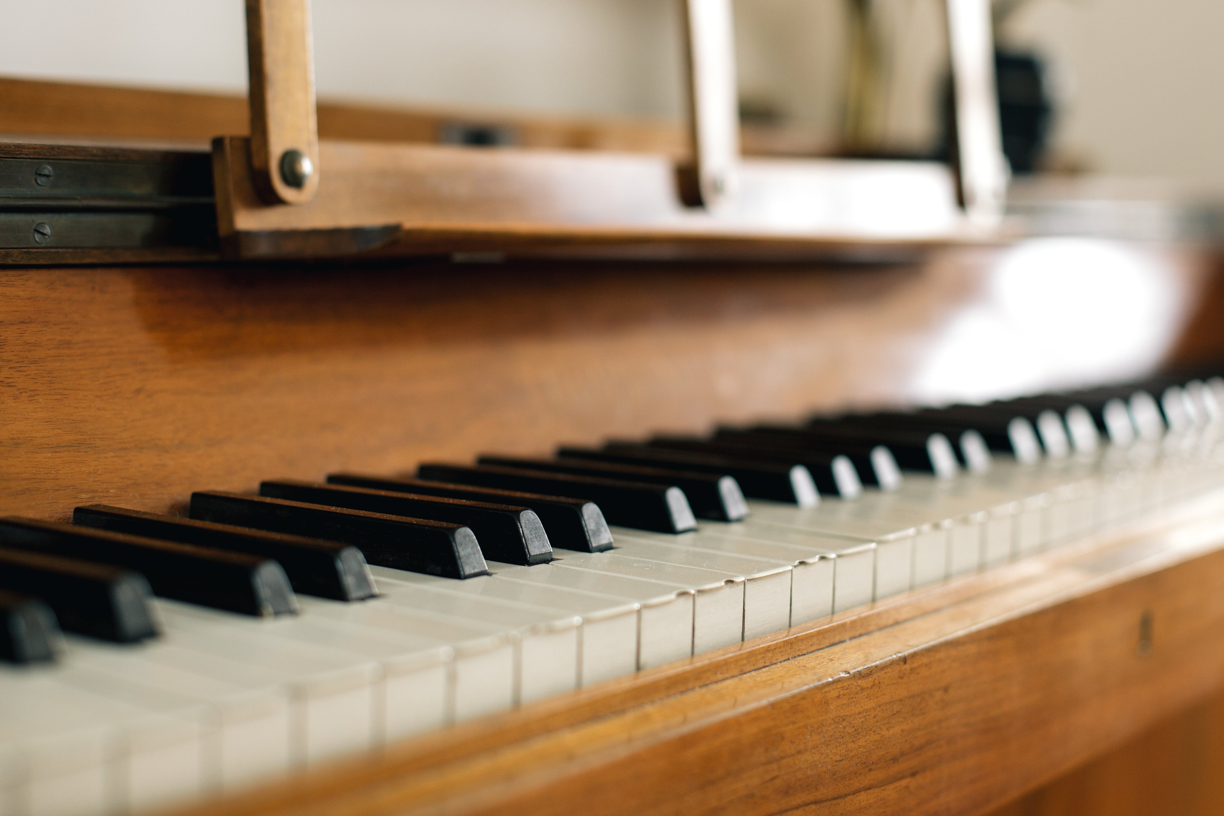 Sale Acoustic Pianos