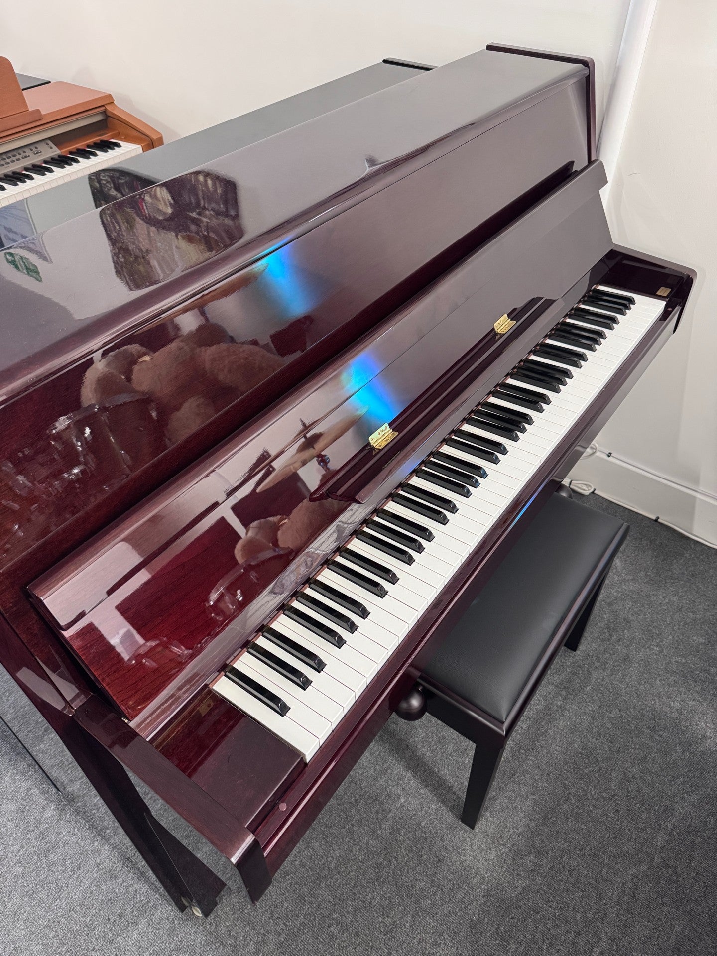 Hyundai U822 Compact Upright Piano | Polished Wine Mahogany | All Inclusive Package | Used Model